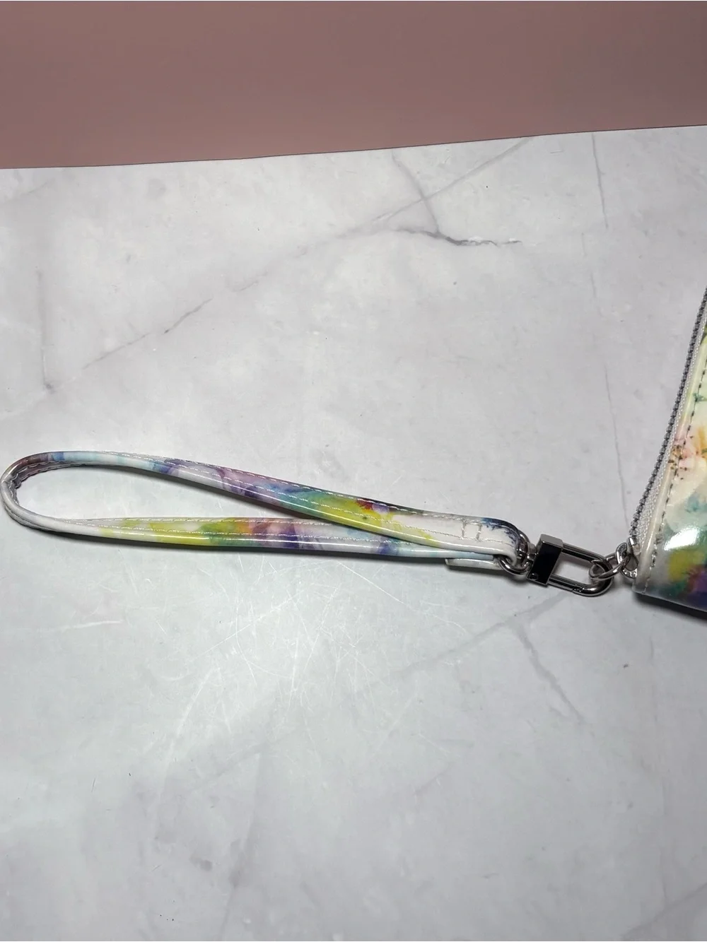 🌸 Betsey Johnson Floral Print Wristlet Wallet
